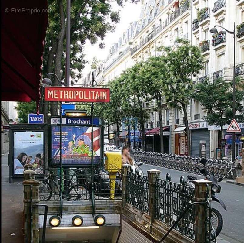 Commerce à PARIS-17E