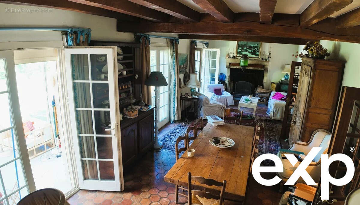 Maison à CLAIREFONTAINE-EN-YVELINES