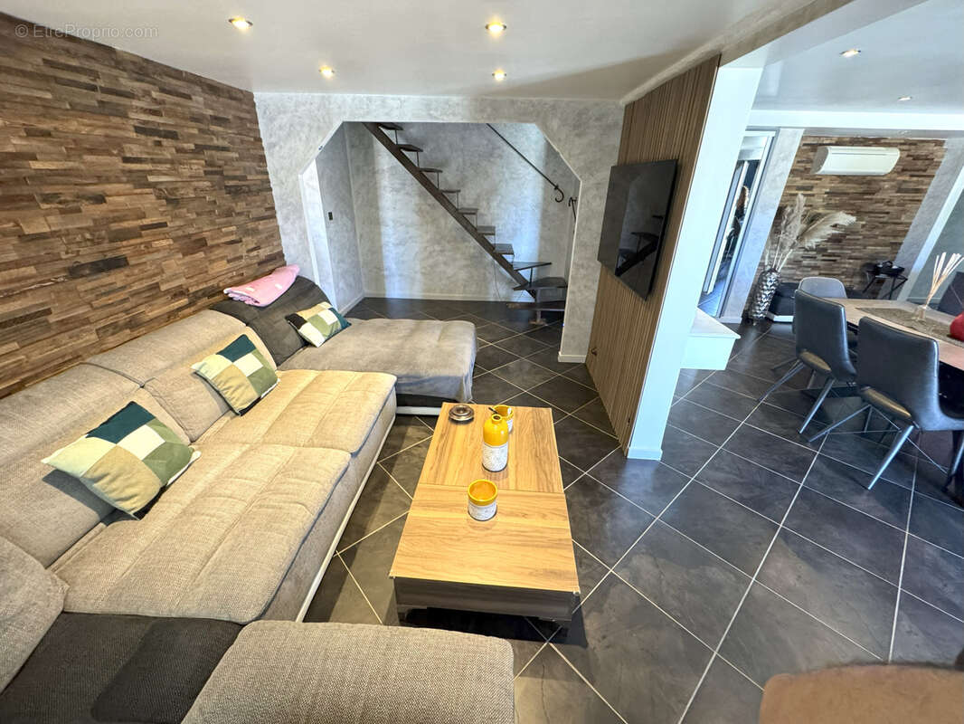 Appartement à SAINT-CYR-SUR-MER