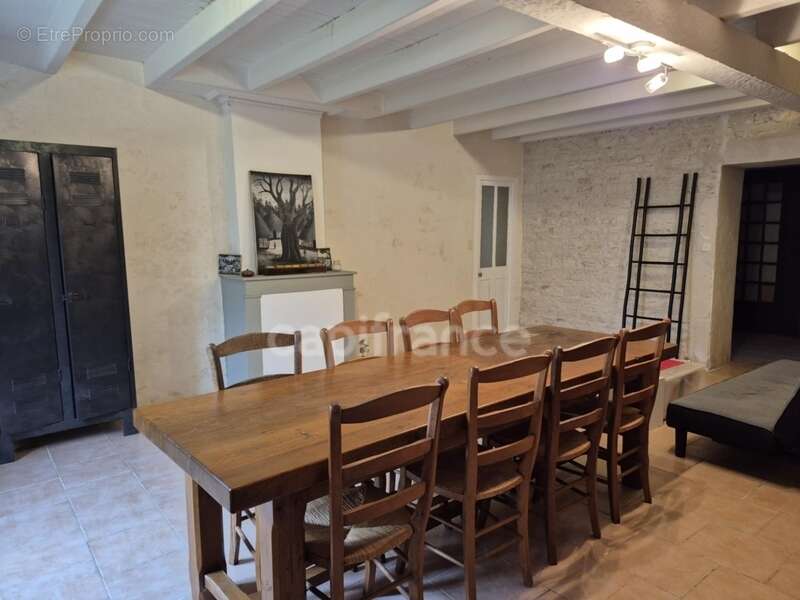 Maison à SAINT-SATURNIN-DU-BOIS