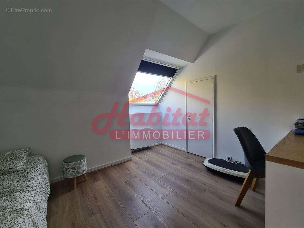 Maison 200 m² à Chelles  - photo 12