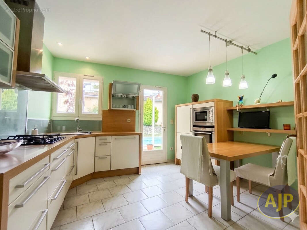 Maison à BLANQUEFORT