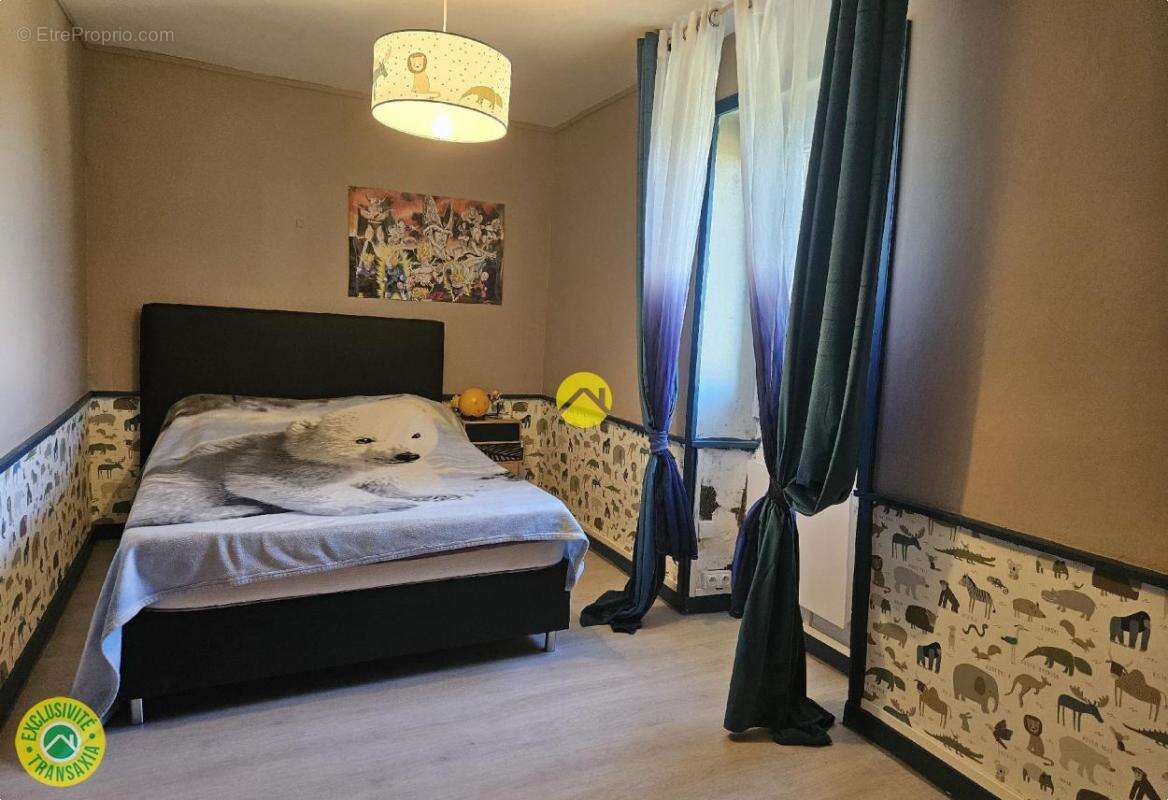 Maison à BIZENEUILLE