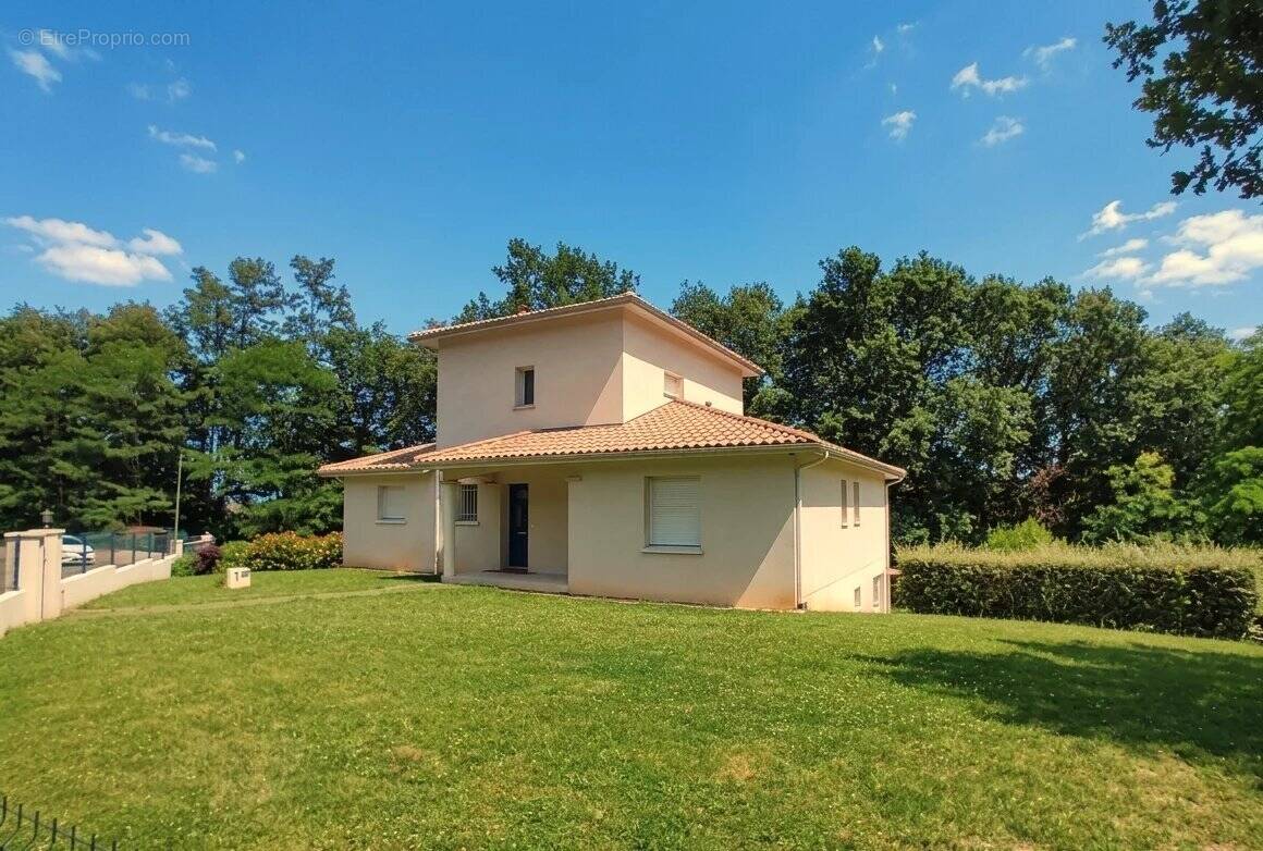 Maison à POUILLON