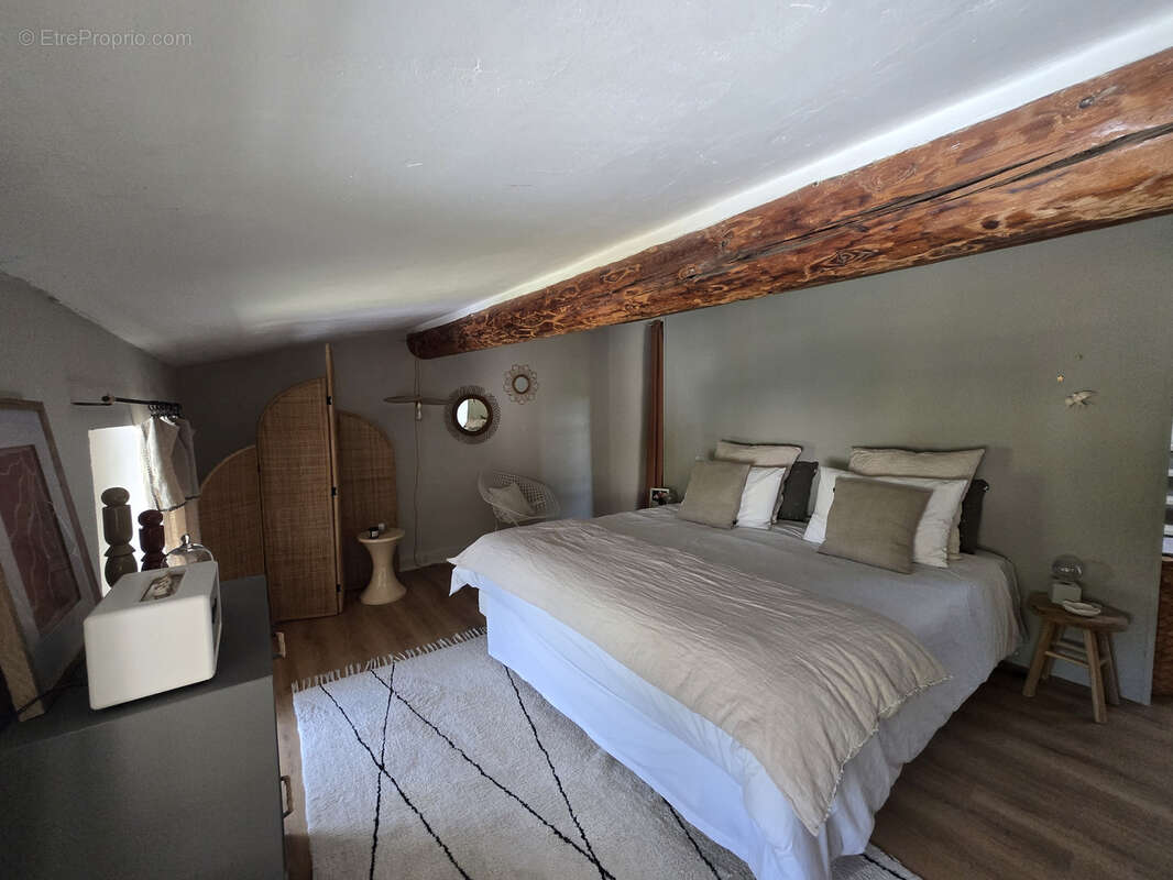 Maison en pierre beaucoup de charme - photo 12