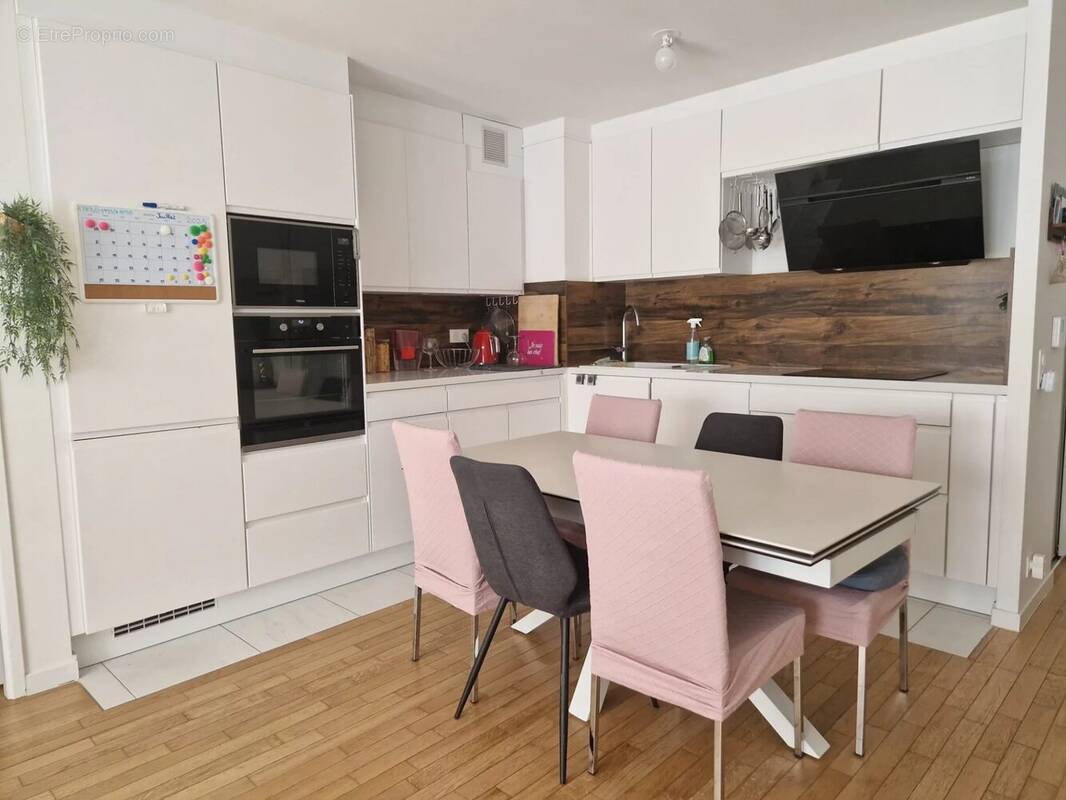 Appartement 76 m² à Voisins-Le-Bretonneux  - photo 2