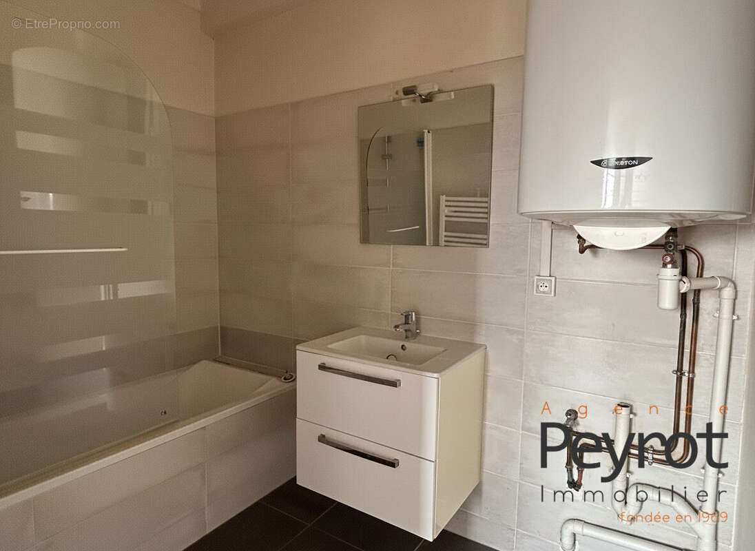 Appartement 56 m² à Saint-Nazaire  - photo 6