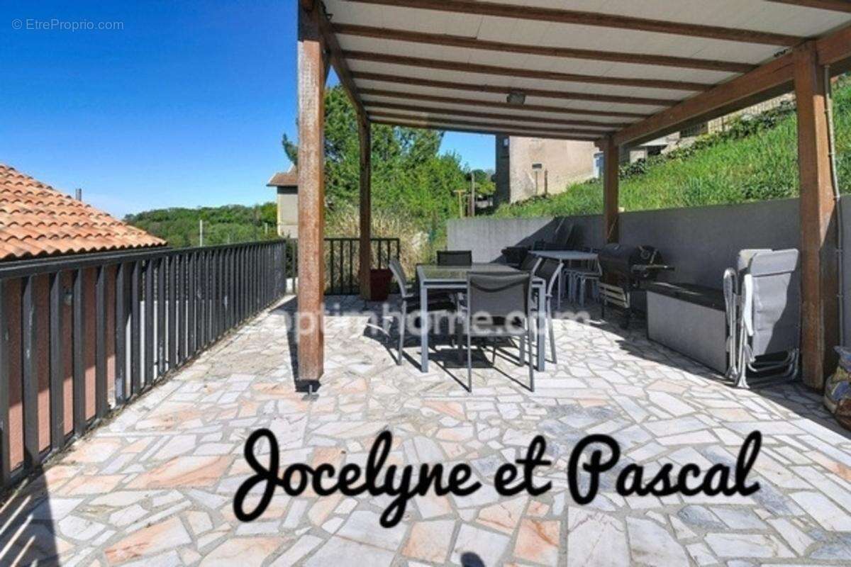 Maison plain pied 129m2 - 3 chambres - 2 garages - terrain 10 ares 45 - 2 terrasses - photo 4