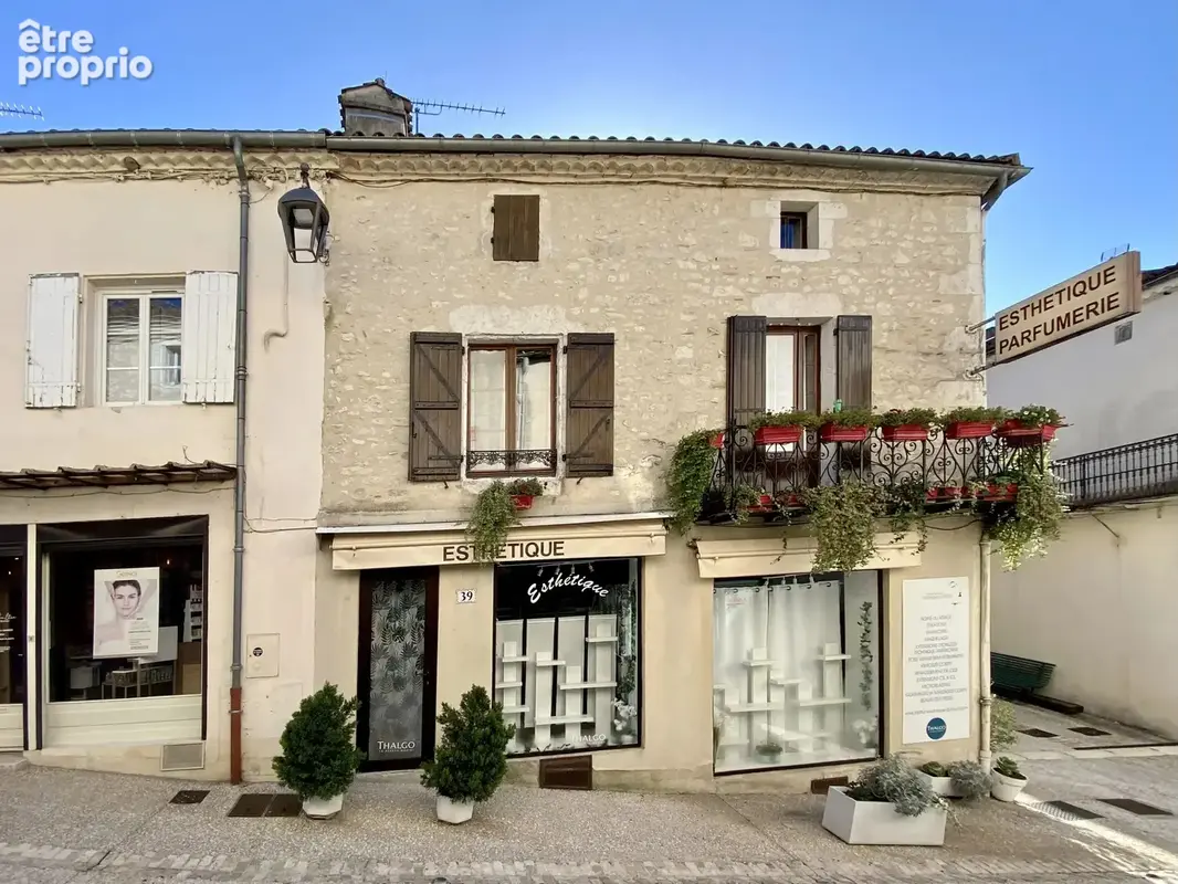Belle bâtisse en pierre avec local commercial au cœur de Monflanquin - photo 1