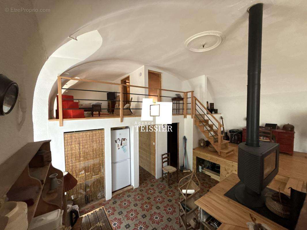 Exclusivité : Centre Les Vans loft avec jardinet - photo 8