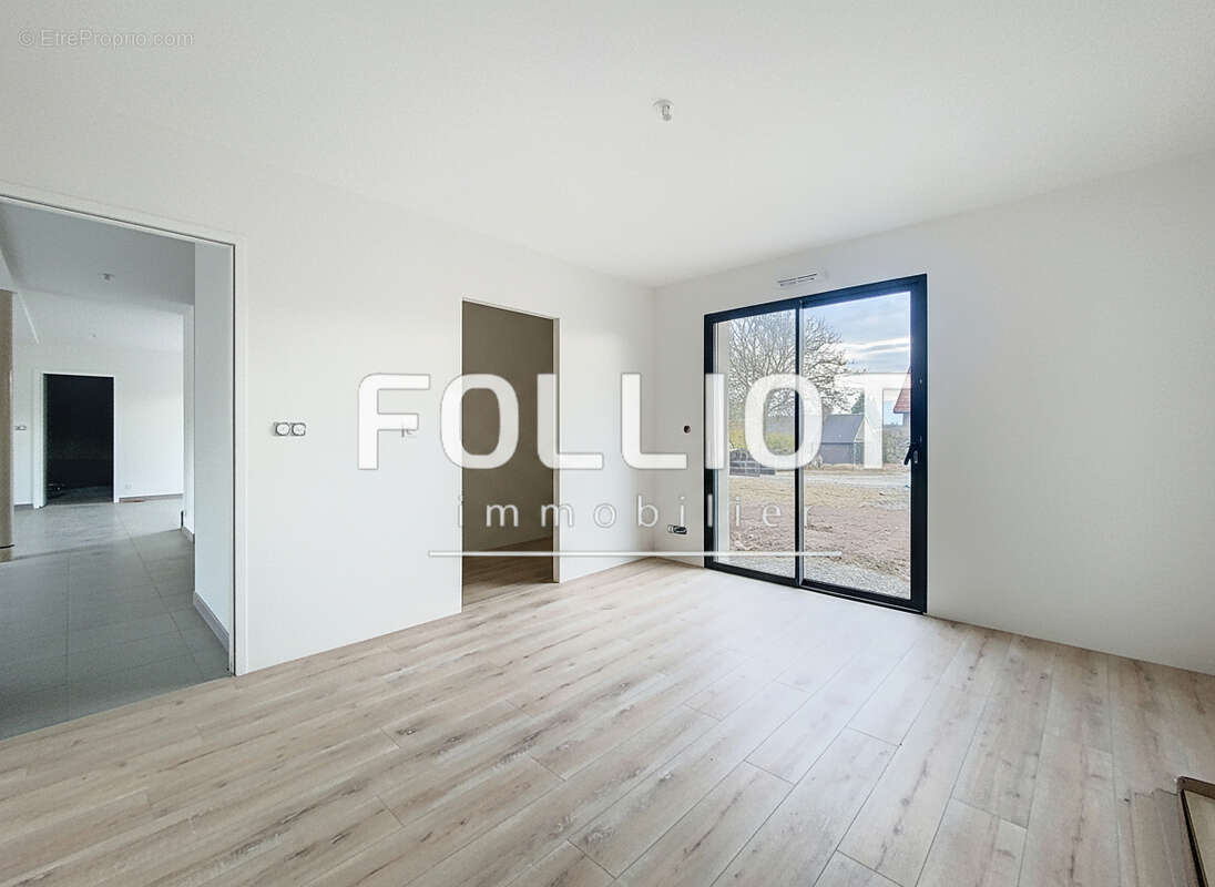 Maison à LA LUCERNE-D&#039;OUTREMER