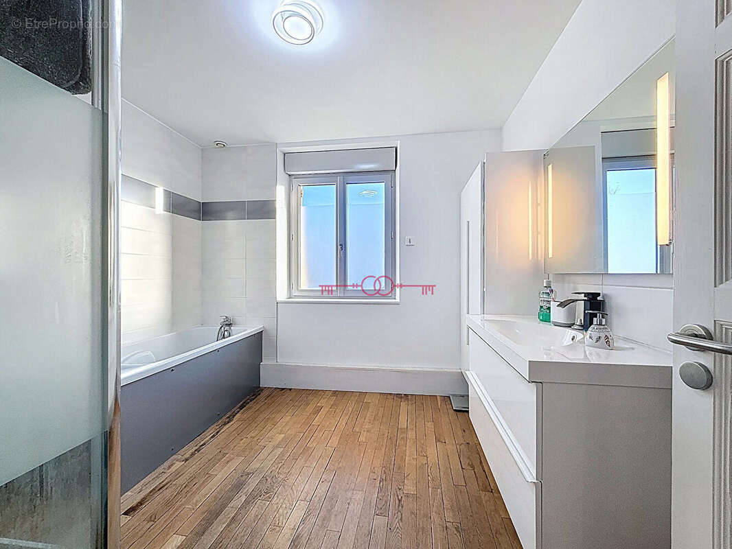 Maison à SAINTE-MENEHOULD