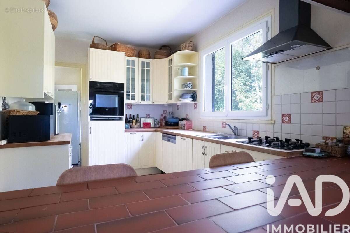Photo 9 - Maison à DAMPIERRE-EN-YVELINES