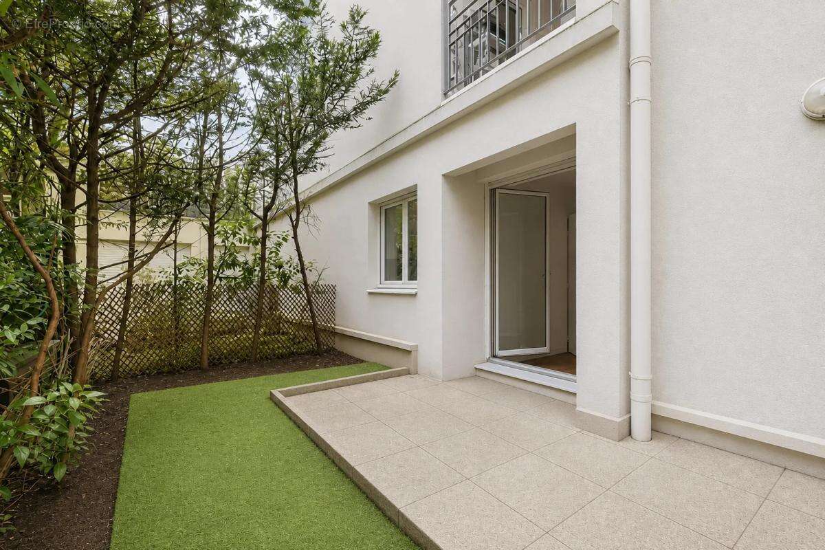 Appartement 3 pièces de 61 m² situé à Paris - photo 2