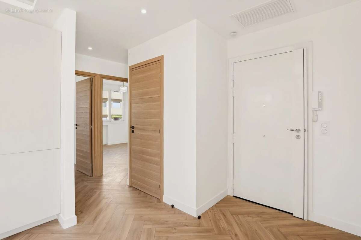 Appartement 63 m² à Nice  - photo 9