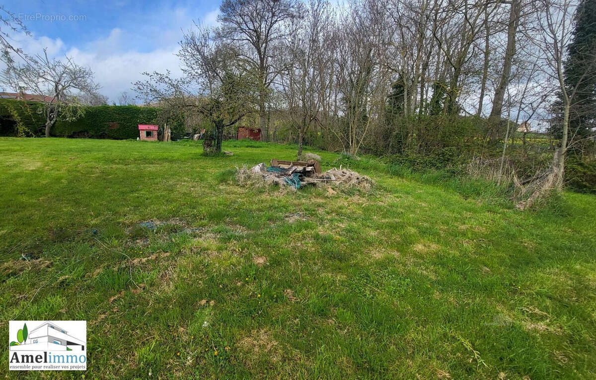 Terrain à MOISSIEU-SUR-DOLON