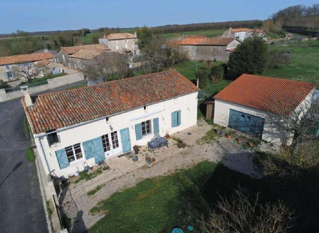 Maison à VILLEFAGNAN