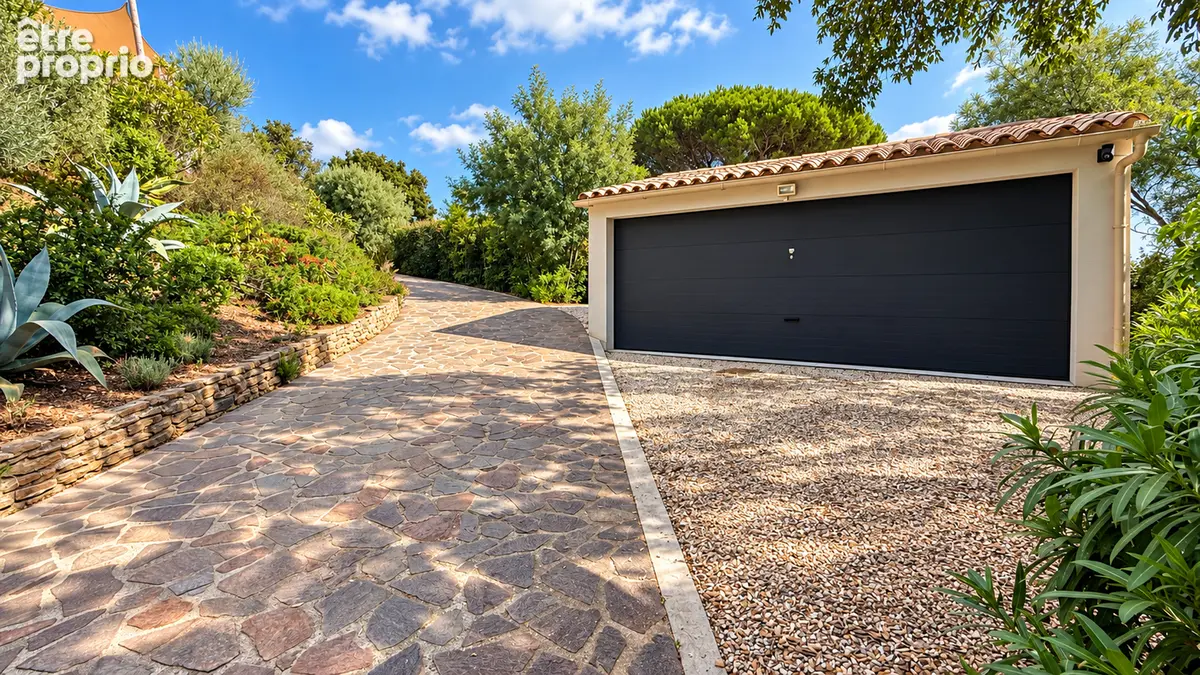 Villa renovee de charme terrain plat  piscine pool house amenage 3 garages - photo 18