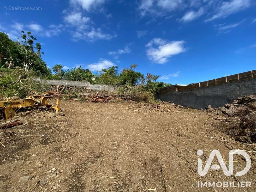 Terrain 372 m² à Saint-Paul  - photo 3