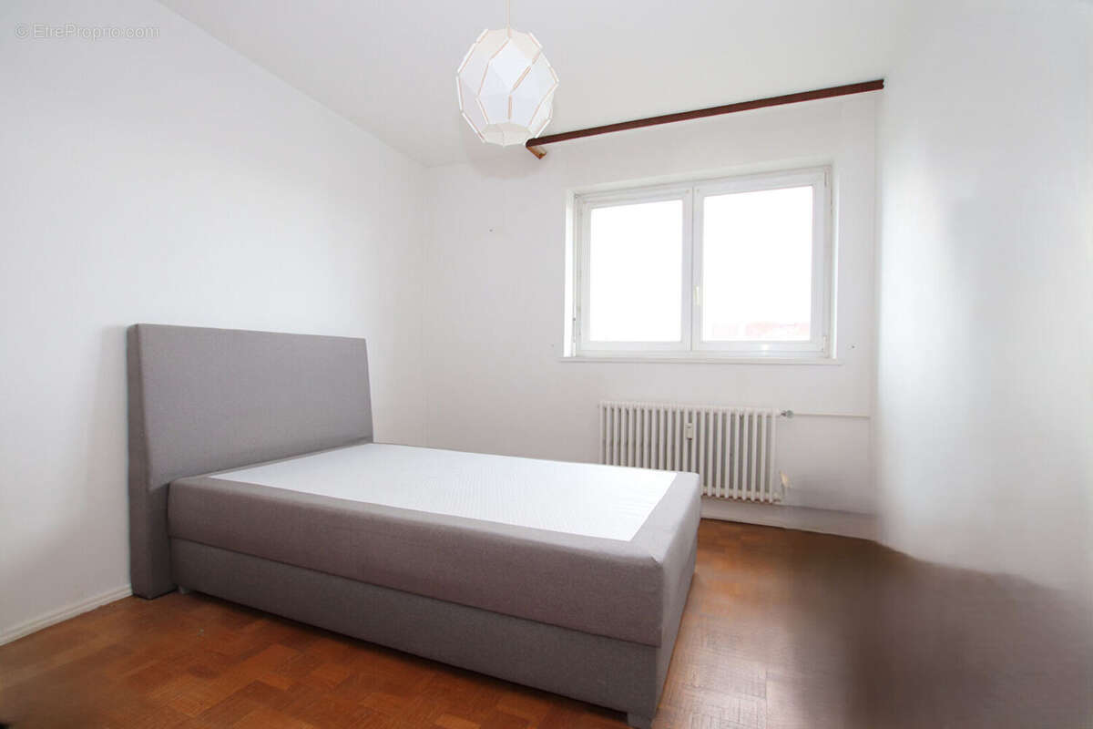 Appartement  4 pièces 77 m² avec loggia cave et garage à vendre à METZ SABLON - photo 8