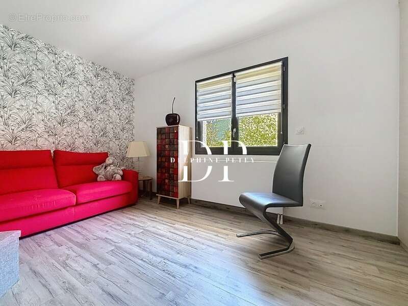 Maison à CRANVES-SALES
