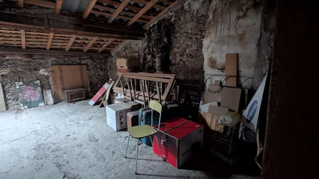 Appartement à CARCES