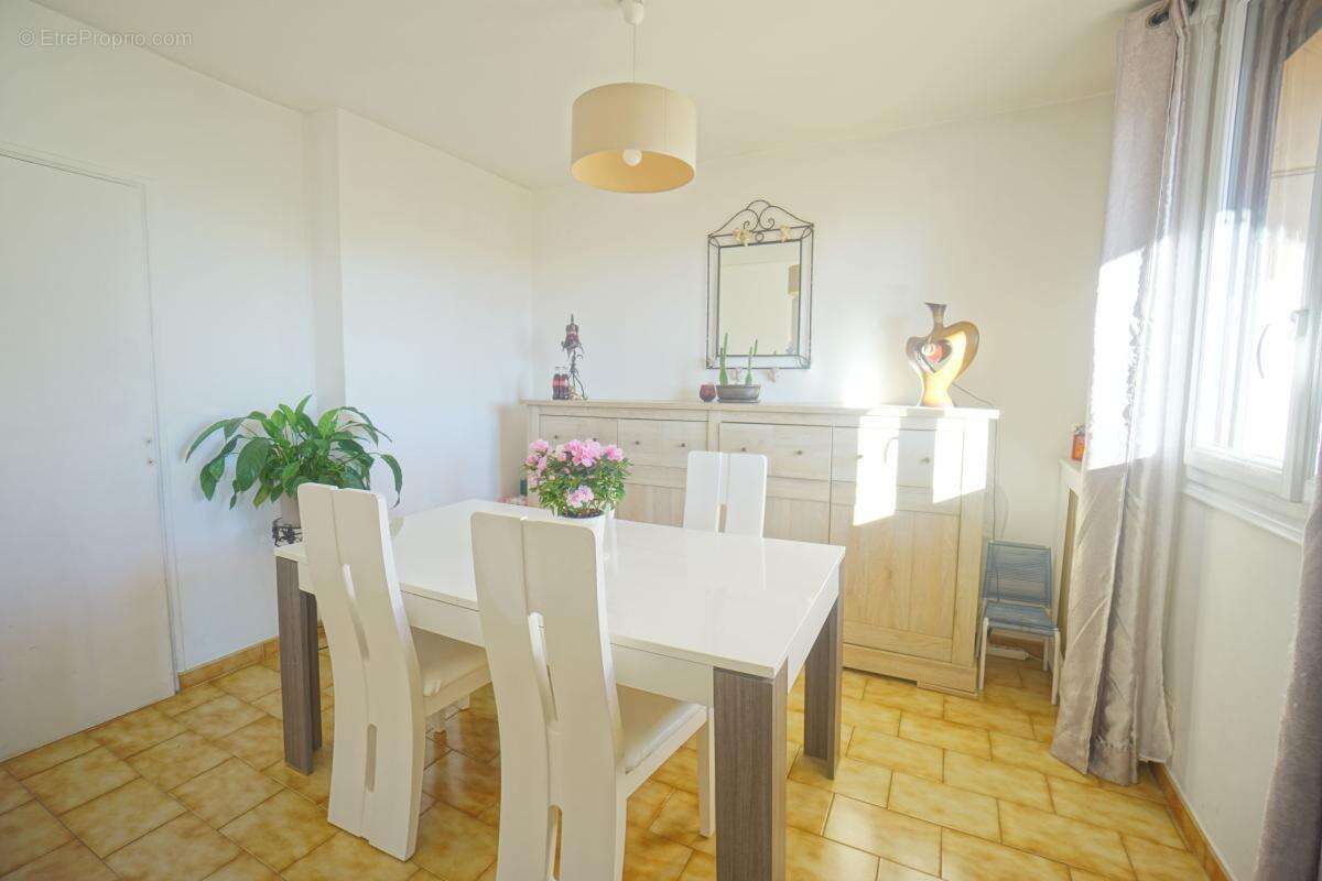 Appartement à LE CANNET