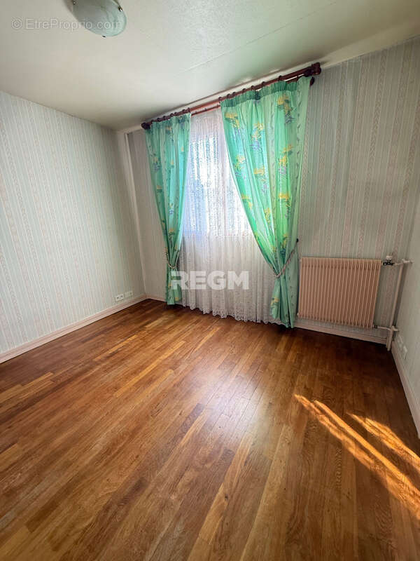 Maison à LA QUEUE-EN-BRIE