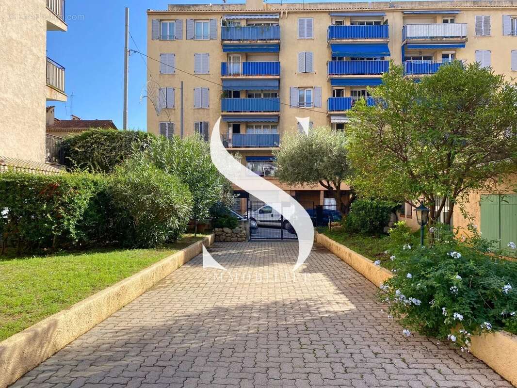 Appartement à VALLAURIS