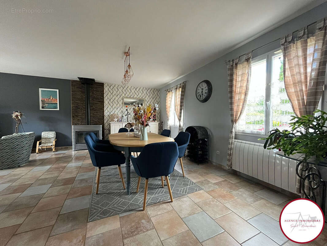 Maison à FARGES-ALLICHAMPS