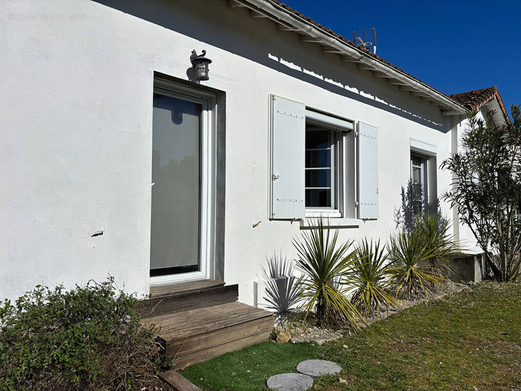Maison à VAUX-SUR-MER