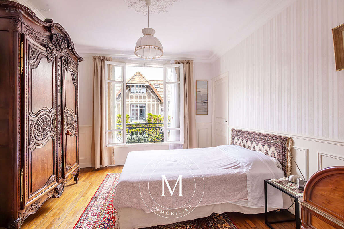 Maison à MONTROUGE