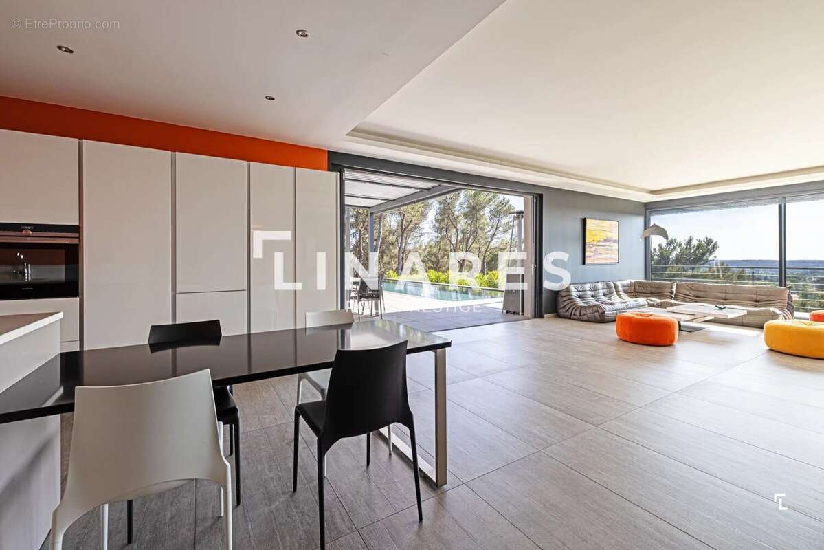 LE PANORAMA - Villa contemporaine d’architecte de 283m2 avec vue panoramique - Piscine à débordement - Bouc-Bel-Air - photo 13