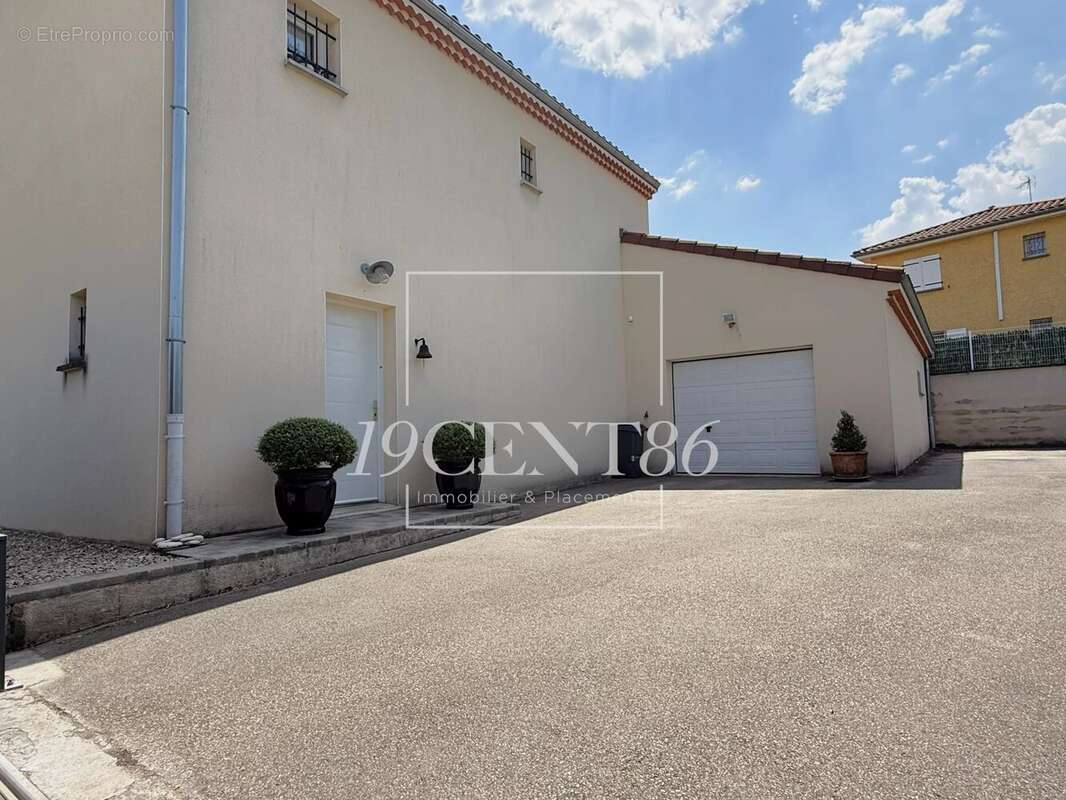 Maison 125 m² à Communay  - photo 29