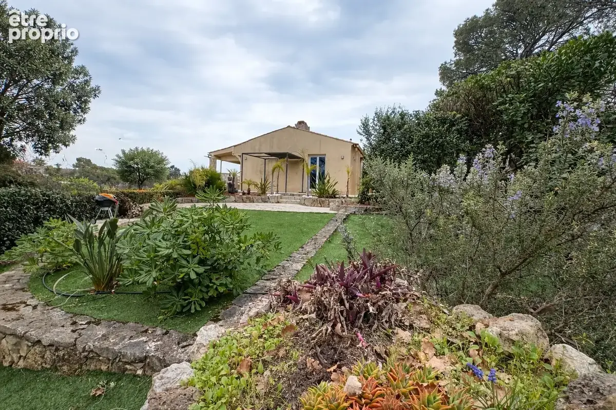 Maison à FREJUS