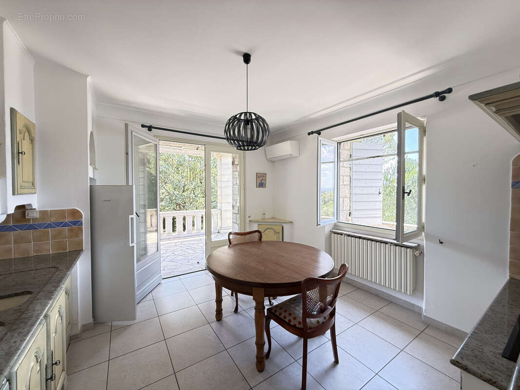 Maison à SAINTE-ANASTASIE