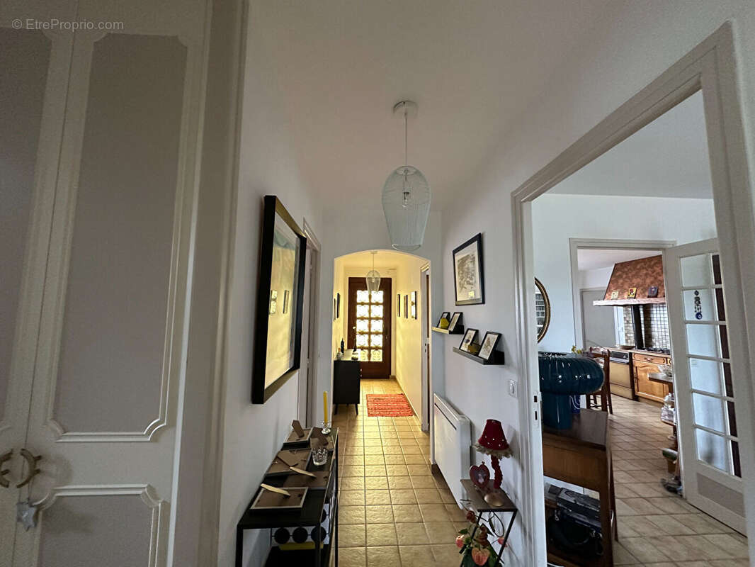 Maison à MARENNES