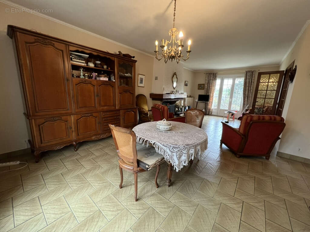 Maison à NEUVY-DEUX-CLOCHERS
