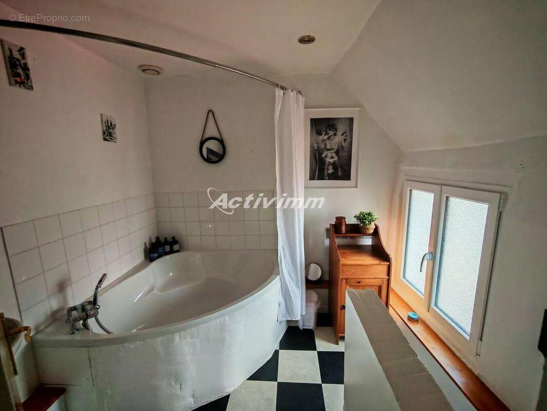 4302 7 - Maison à NEUVILLE-SOUS-MONTREUIL