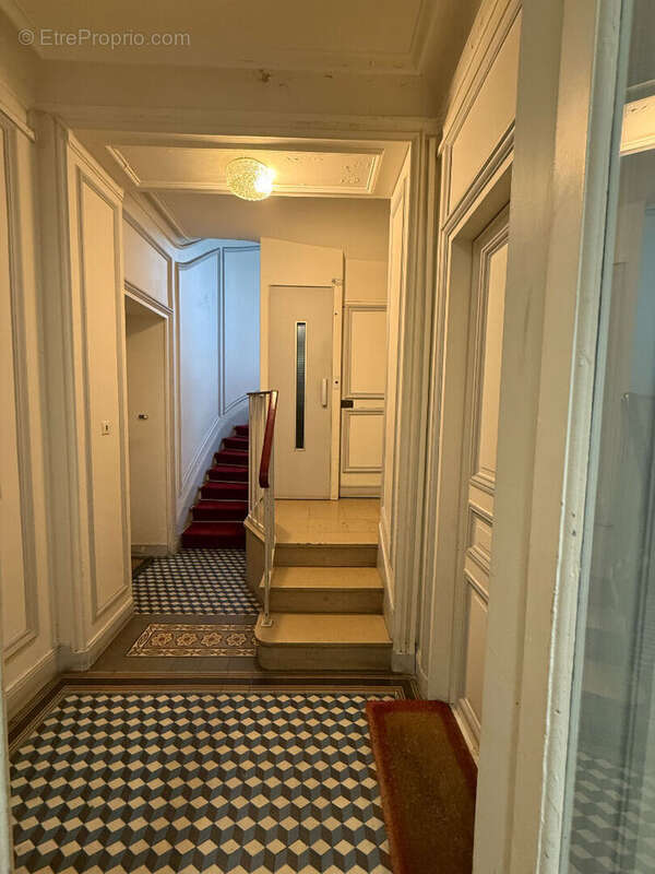 Appartement à PARIS-16E