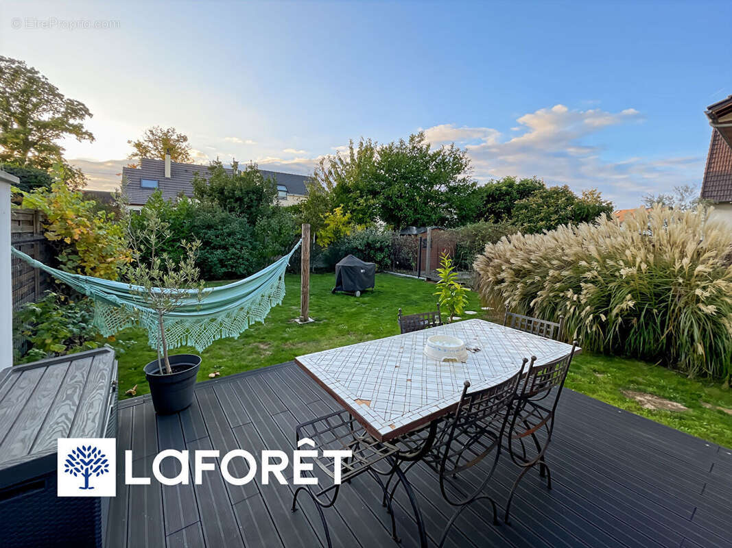 Maison à SAINTE-GENEVIEVE-DES-BOIS