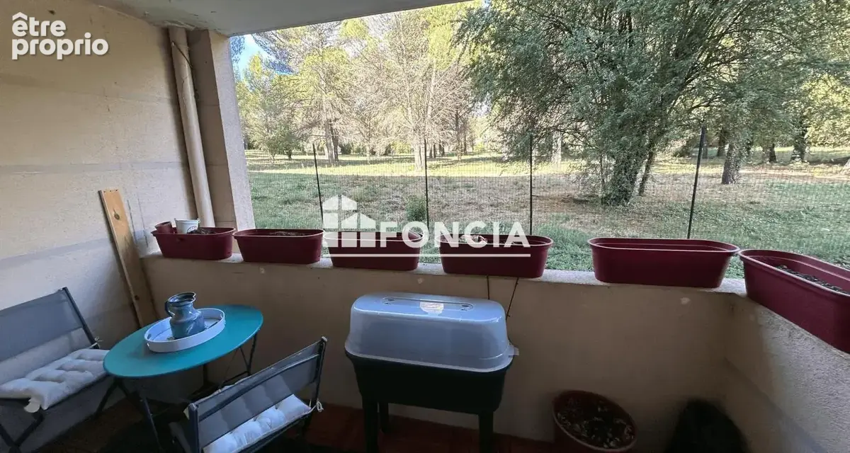 BRIGNOLES - Agréable T2 loué en résidence récente avec piscine - photo 5