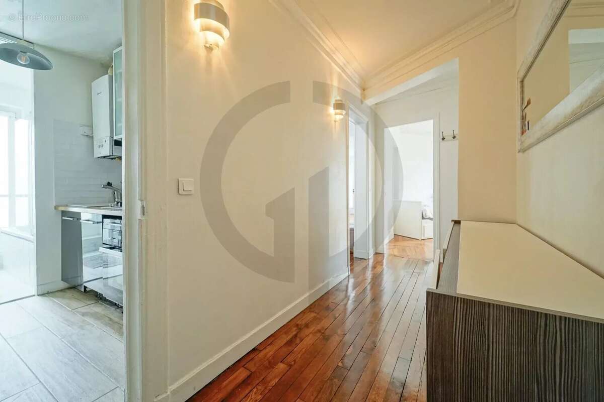 Appartement à PARIS-8E