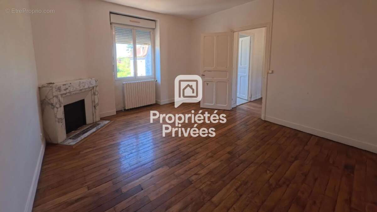 Nontron (24300) --- maison des années 30 au charme préservé --- - photo 11