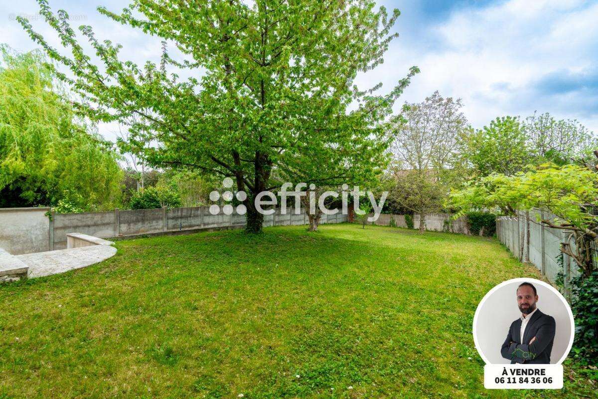 Maison à VILLENEUVE-LE-ROI