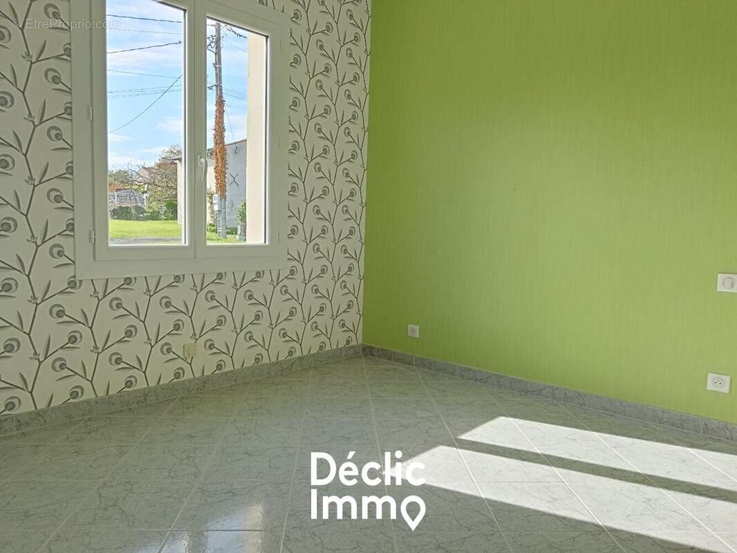 Maison à BRIZAMBOURG