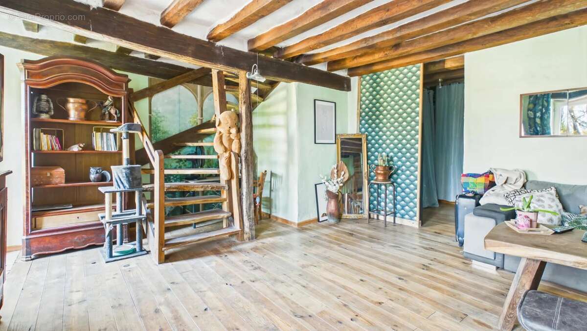 Maison à MEZIERES-EN-BRENNE