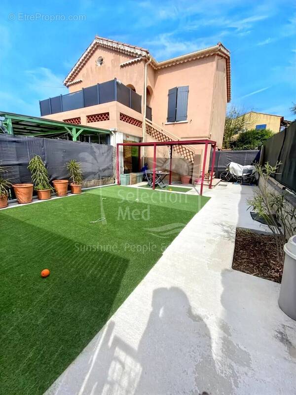 Appartement à SIX-FOURS-LES-PLAGES