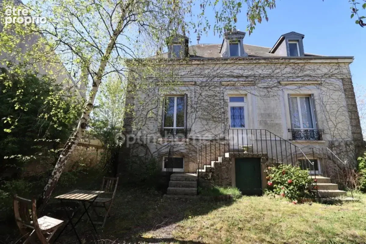 Maison de Charme et de Caractère -175 m² environ - 10 pièces - 7 chambres - Terrain 1450 m² environ - SAINT SULPICE LES FEUILLES - photo 2