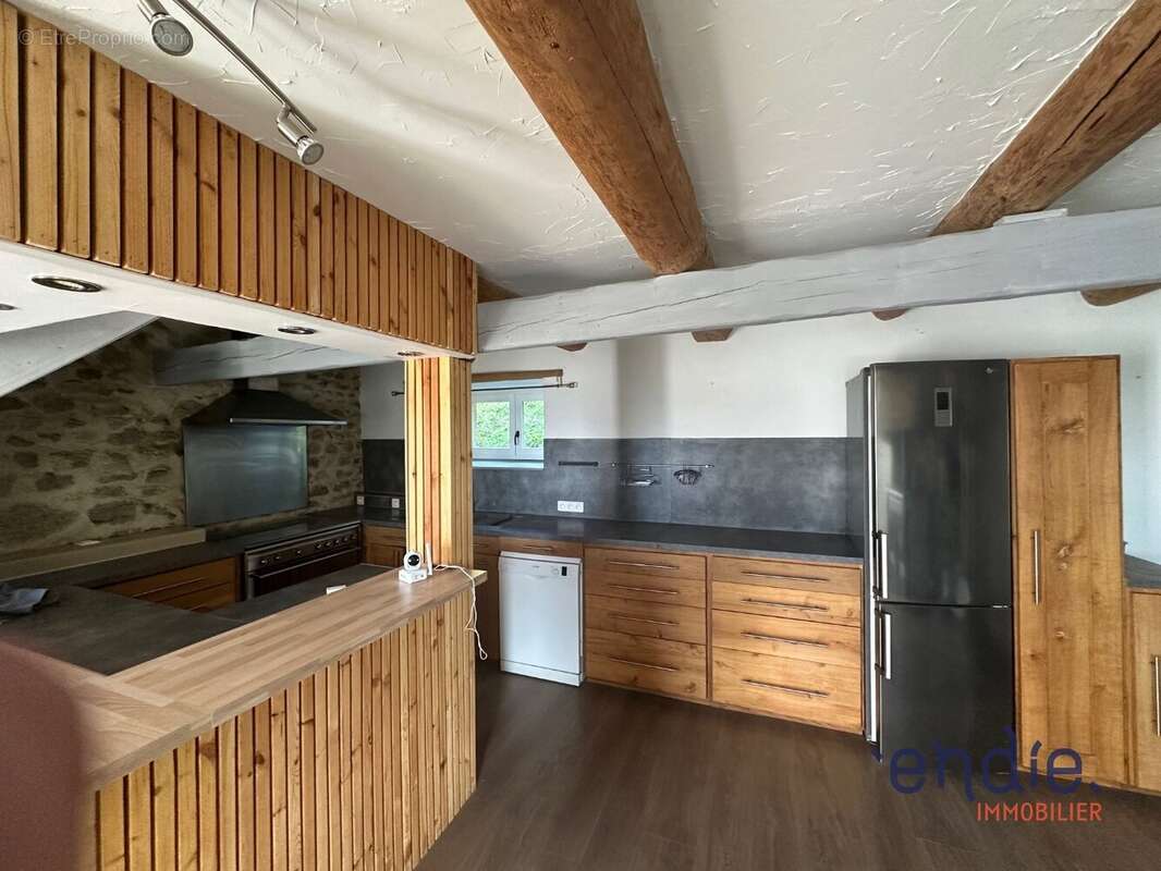 Maison à VERNET-LA-VARENNE